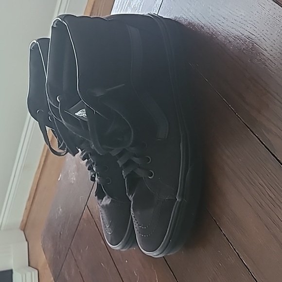 Men's Size 10.5 Vans Sk8 High All Black - Picture 1 of 6
